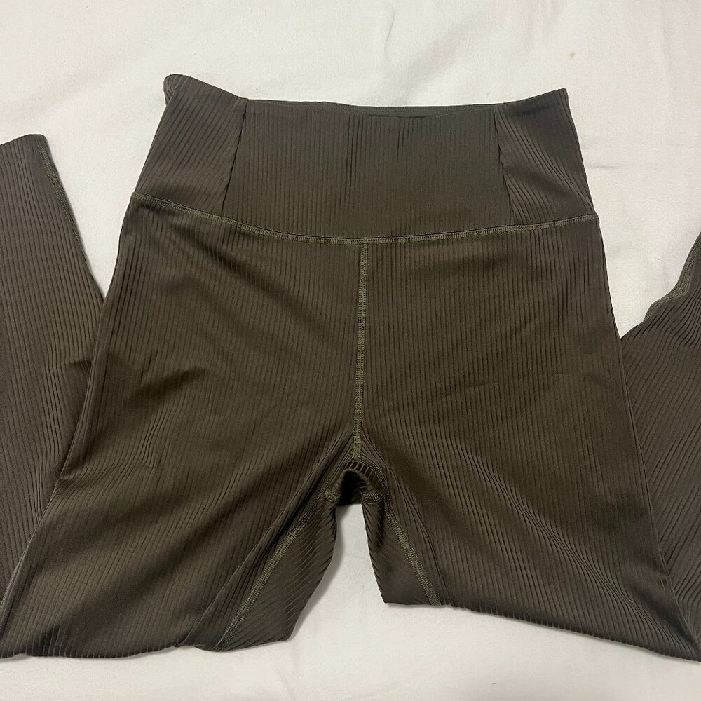 Girlfriend Collective  RIB High-Rise Legging size  M color: Cypress